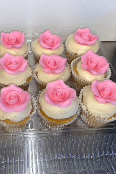 Cupcakes Delivery, Order Cupcakes Online by Best Cake Shop - Flower Aura
